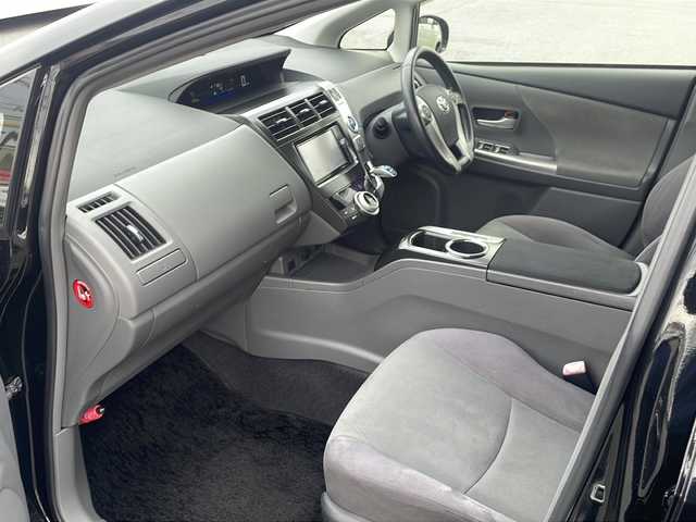 トヨタ プリウス α S ツーリングセレクション 熊本県 2012(平24)年 10.1万km ブラック (株)IDOMが運営する【じしゃロン熊本店】の自社ローン専用車両になります。/こちらは現金またはオートローンご利用時の価格です。自社ローンご希望の方は別途その旨お申付け下さい /純正ナビ（ＣＤ　ＤＶＤ　ＴＶ　ＢＴ）　/バックカメラ　/ＬＥＤヘッドライト　/ビルトインＥＴＣ　/ドライブレコーダー　/Ｗ＋サイドエアバッグ　/カーテンエアバッグ　/ステアリングスイッチ　/プッシュスタート