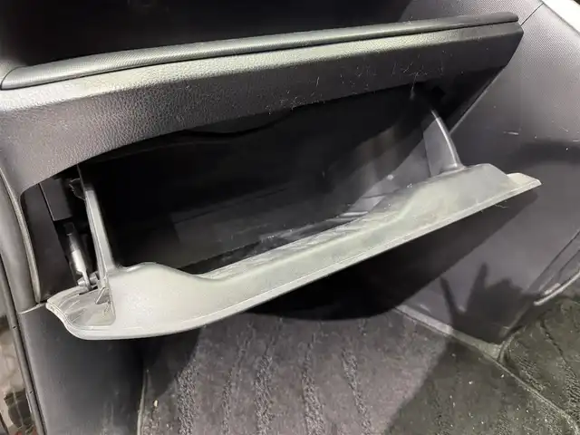 トヨタ ヴォクシー ハイブリッド ZS 煌 千葉県 2018(平30)年 15.7万km イナズマスパーキングブラックガラスフレーク ワンオーナー/純正SDナビ(NSZN-Z66T)/純正フリップダウンモニター(V12T-R66C)/フルセグテレビ/Bluetooth接続/CD/DVD/SD再生/バックカメラ/ビルトインETC2.0/クルーズコントロール/純正ドライブレコーダー/前席シートヒーター/プリクラッシュセーフティ/レーンディパーチャーアラート/先行車発進告知/電動格納ウィンカーミラー/フロントフォグ/オートマチックハイビーム/モデリスタエアロ/ドアバイザー/純正16インチアルミホイール/保証書/取扱説明書