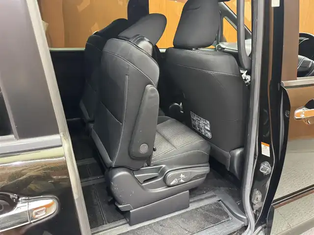 トヨタ ヴォクシー ハイブリッド ZS 煌 千葉県 2018(平30)年 15.7万km イナズマスパーキングブラックガラスフレーク ワンオーナー/純正SDナビ(NSZN-Z66T)/純正フリップダウンモニター(V12T-R66C)/フルセグテレビ/Bluetooth接続/CD/DVD/SD再生/バックカメラ/ビルトインETC2.0/クルーズコントロール/純正ドライブレコーダー/前席シートヒーター/プリクラッシュセーフティ/レーンディパーチャーアラート/先行車発進告知/電動格納ウィンカーミラー/フロントフォグ/オートマチックハイビーム/モデリスタエアロ/ドアバイザー/純正16インチアルミホイール/保証書/取扱説明書