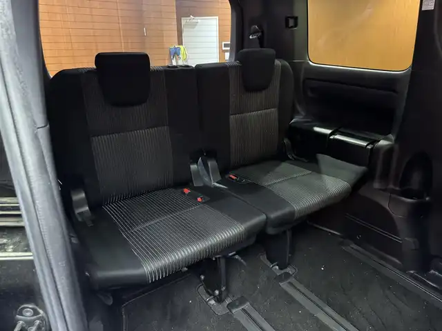 トヨタ ヴォクシー ハイブリッド ZS 煌 千葉県 2018(平30)年 15.7万km イナズマスパーキングブラックガラスフレーク ワンオーナー/純正SDナビ(NSZN-Z66T)/純正フリップダウンモニター(V12T-R66C)/フルセグテレビ/Bluetooth接続/CD/DVD/SD再生/バックカメラ/ビルトインETC2.0/クルーズコントロール/純正ドライブレコーダー/前席シートヒーター/プリクラッシュセーフティ/レーンディパーチャーアラート/先行車発進告知/電動格納ウィンカーミラー/フロントフォグ/オートマチックハイビーム/モデリスタエアロ/ドアバイザー/純正16インチアルミホイール/保証書/取扱説明書