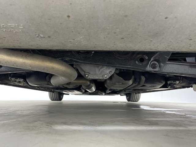 トヨタ ８６ GT 神奈川県 2014(平26)年 4.1万km クリスタルホワイトパール 社外SDナビ【MDV-Z701W】/AM　FM　フルセグ　DVD　CD　SD　MSV　USB　Bluetooth/バックカメラ/リアスポイラー/ETC/赤/黒コンビハンドル/パドルシフト/赤/黒コンビシート/赤革巻シフトノブ/赤革巻サイドレバー/スマートキー×2/保証書/純正17インチアルミ/リアスポイラー/純正HIDヘッドライト/フォグランプ/オートライト/VSCスポーツ