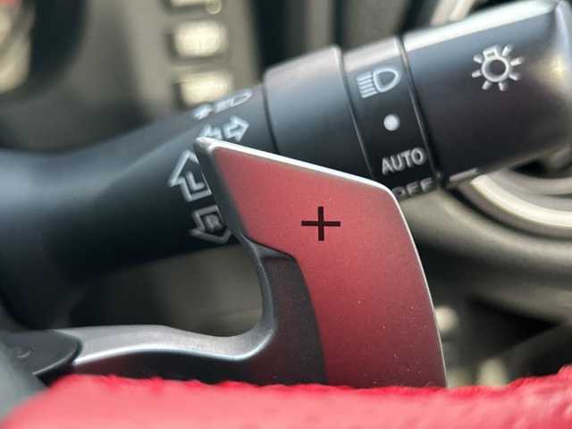 トヨタ ８６ GT 神奈川県 2014(平26)年 4.1万km クリスタルホワイトパール 社外SDナビ【MDV-Z701W】/AM　FM　フルセグ　DVD　CD　SD　MSV　USB　Bluetooth/バックカメラ/リアスポイラー/ETC/赤/黒コンビハンドル/パドルシフト/赤/黒コンビシート/赤革巻シフトノブ/赤革巻サイドレバー/スマートキー×2/保証書/純正17インチアルミ/リアスポイラー/純正HIDヘッドライト/フォグランプ/オートライト/VSCスポーツ