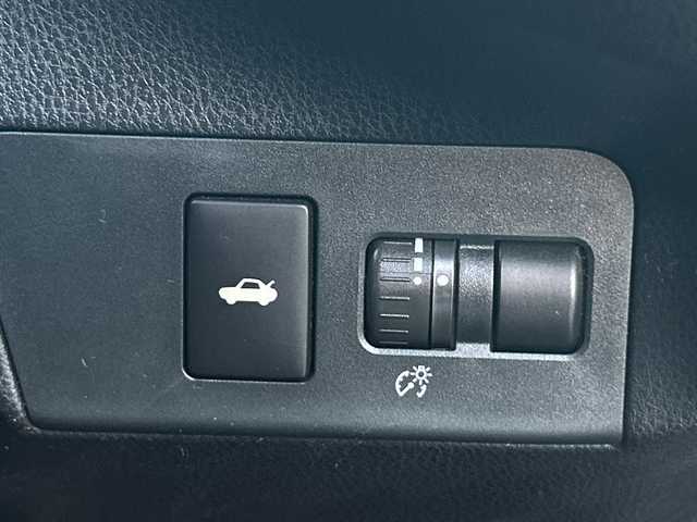 トヨタ ８６ GT 神奈川県 2014(平26)年 4.1万km クリスタルホワイトパール 社外SDナビ【MDV-Z701W】/AM　FM　フルセグ　DVD　CD　SD　MSV　USB　Bluetooth/バックカメラ/リアスポイラー/ETC/赤/黒コンビハンドル/パドルシフト/赤/黒コンビシート/赤革巻シフトノブ/赤革巻サイドレバー/スマートキー×2/保証書/純正17インチアルミ/リアスポイラー/純正HIDヘッドライト/フォグランプ/オートライト/VSCスポーツ