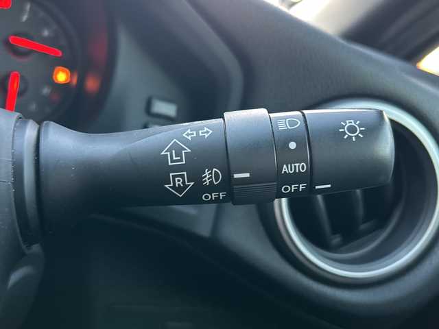 トヨタ ８６ GT 神奈川県 2014(平26)年 4.1万km クリスタルホワイトパール 社外SDナビ【MDV-Z701W】/AM　FM　フルセグ　DVD　CD　SD　MSV　USB　Bluetooth/バックカメラ/リアスポイラー/ETC/赤/黒コンビハンドル/パドルシフト/赤/黒コンビシート/赤革巻シフトノブ/赤革巻サイドレバー/スマートキー×2/保証書/純正17インチアルミ/リアスポイラー/純正HIDヘッドライト/フォグランプ/オートライト/VSCスポーツ