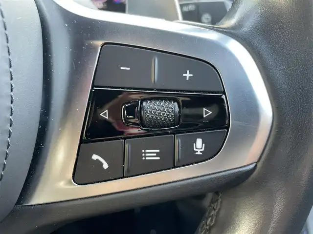 ＢＭＷ Ｍ１３５ｉ xDrive 岡山県 2021(令3)年 2.3万km アルピンホワイトⅢ 登録時走行距離22660km/純正HDDナビ/(AM/FM/BT)/置くだけ充電/衝突被害軽減システム/レーンキープアシスト/パーキングアシスト/アイドリングストップ/バックカメラ/ETC/ドライブレコーダー/BSM/電動リアゲート/D+N席パワーシート/D+N席シートヒーター/シートメモリ/パドルシフト/スマートキー/スペアキー/純正18インチアルミホイール