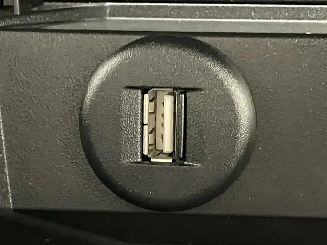 スズキ ソリオ バンディット HV MV 愛知県 2019(令1)年 2万km ピュアホワイトP 純正８型ナビ　全方位カメラ　禁煙　シートヒーター　デュアルカメラブレーキ　衝突軽減　追従クルコン　前後ドラレコ　両側パワスラドア　ＬＥＤオートライト　パーキングセンサー　ＤＶＤ　フルセグＴＶ　ＥＴＣ　ナノイーAC　パドルシフト　保証書　ワンオーナー