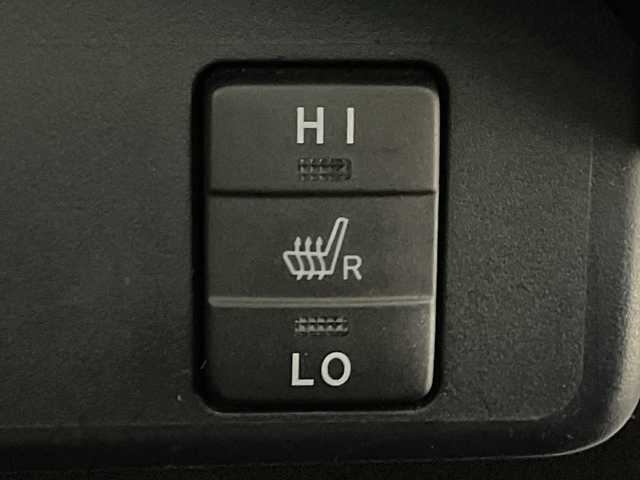 トヨタ シエンタ ハイブリッド G クエロ 神奈川県 2018(平30)年 2.7万km ブラックマイカ トヨタセーフティセンス/純正ナビ【NSZT-W66T】/・BT/フルセグTV/CD/DVD/SD/バックカメラ/両側電動スライドドア/ECON/EV/ビルトインETC/ドライブレコーダー/ハーフレザーシート/シートヒーター(D/N)/スマートキー/プッシュスタートボタン/革巻きステアリング/ステアリングスイッチ/Autoライト/シートリフター/LEDヘッドライト/フォグランプ/電動格納ミラー/ウィンカーミラー/純正フロアマット/純正15インチアルミホイール/純正ドアバイザー