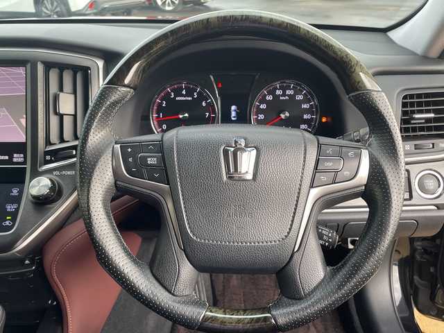 トヨタ クラウン アスリート S 宮崎県 2013(平25)年 8.7万km プレシャスブラックパール 純正ナビ/(Bluetooth/フルセグTV/DVD/CD)/社外20インチアルミ/モデリスタエアロ(フロント/リア)/社外マフラー(4本出し)/ローダウン/ETC/純正フロアマット/バックカメラ/プッシュスタート