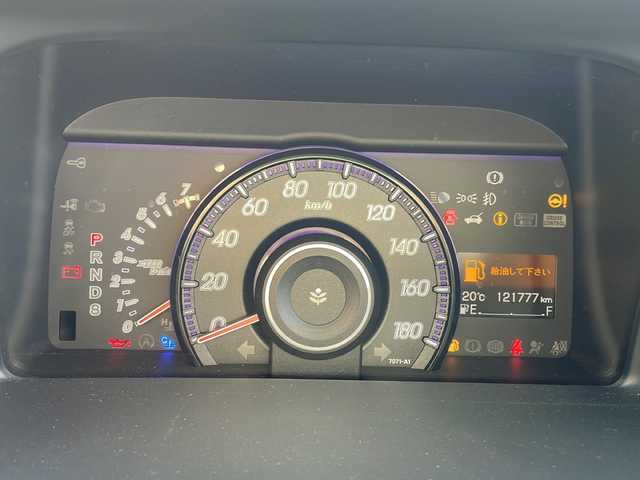 ホンダ ステップワゴン スパーダ Z 新潟県 2014(平26)年 12.2万km プレミアムスパークルブラックパール 〇HDDナビ/〇バックカメラ/〇フルセグテレビ/〇フリップダウンモニター/〇両側パワースライドドア/〇ETC/〇HIDライト/〇オートライト/〇ドアバイザー/〇純正アルミホイール/〇純正フロアマット/〇ステアリングスイッチ