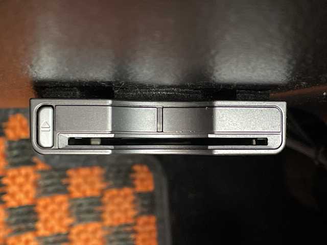 ダイハツ コペン ULTIMATE EDITION 岐阜県 2007(平19)年 14.4万km グレーメタリック 7インチナビゲーション【AVIC-HRZ099】/・CD DVD/・ワンセグテレビ/・iPod/・VTR/バックカメラ/MOMOステアリング/RECAROシート/シートヒーター(D/N席)/純正BBSアルミホイール/BILSTEIN/HIDヘッドライト/オートライト/ETC/スペアキー/電動格納ミラー/KAROフロアマット