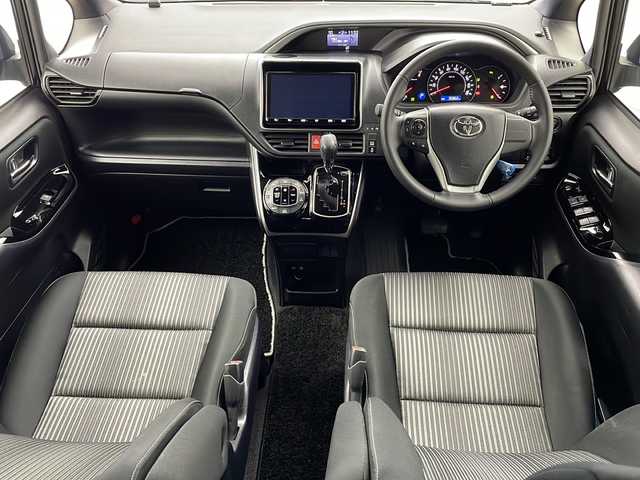 トヨタ ヴォクシー ZS 煌Ⅱ 新潟県 2019(令1)年 3.6万km ブラック ディーラー純正9インチナビ/(NSZT-Y68T)/(CD.DVD.SD.フルセグ.Bkuetooth)/バックカメラ/トヨタセーフティセンス/・プリクラッシュセーフティ/・レーンキープアシスト/・オートマチックハイビーム/クルーズコントロール/両側パワースライドドア/コーナーセンサー/革巻きステアリング/ステアリングリモコン/LEDオートライト/フォグランプ/前後ドライブレコーダー/エコモード/プッシュスタート/スマートキー×2/純正フロアマット