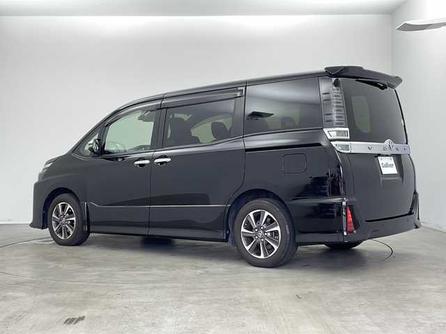 トヨタ ヴォクシー ZS 煌Ⅱ 新潟県 2019(令1)年 3.6万km ブラック ディーラー純正9インチナビ/(NSZT-Y68T)/(CD.DVD.SD.フルセグ.Bkuetooth)/バックカメラ/トヨタセーフティセンス/・プリクラッシュセーフティ/・レーンキープアシスト/・オートマチックハイビーム/クルーズコントロール/両側パワースライドドア/コーナーセンサー/革巻きステアリング/ステアリングリモコン/LEDオートライト/フォグランプ/前後ドライブレコーダー/エコモード/プッシュスタート/スマートキー×2/純正フロアマット