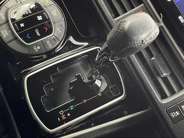 トヨタ ヴォクシー ZS 煌Ⅱ 新潟県 2019(令1)年 3.6万km ブラック ディーラー純正9インチナビ/(NSZT-Y68T)/(CD.DVD.SD.フルセグ.Bkuetooth)/バックカメラ/トヨタセーフティセンス/・プリクラッシュセーフティ/・レーンキープアシスト/・オートマチックハイビーム/クルーズコントロール/両側パワースライドドア/コーナーセンサー/革巻きステアリング/ステアリングリモコン/LEDオートライト/フォグランプ/前後ドライブレコーダー/エコモード/プッシュスタート/スマートキー×2/純正フロアマット