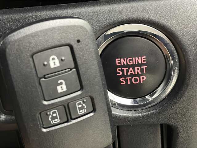 トヨタ ヴォクシー ZS 煌Ⅱ 新潟県 2019(令1)年 3.6万km ブラック ディーラー純正9インチナビ/(NSZT-Y68T)/(CD.DVD.SD.フルセグ.Bkuetooth)/バックカメラ/トヨタセーフティセンス/・プリクラッシュセーフティ/・レーンキープアシスト/・オートマチックハイビーム/クルーズコントロール/両側パワースライドドア/コーナーセンサー/革巻きステアリング/ステアリングリモコン/LEDオートライト/フォグランプ/前後ドライブレコーダー/エコモード/プッシュスタート/スマートキー×2/純正フロアマット