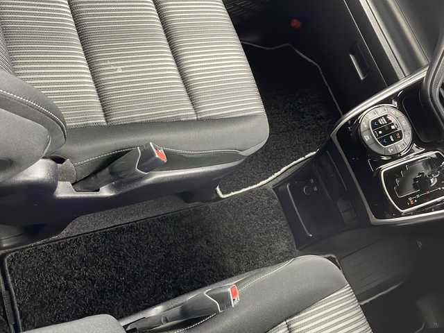 トヨタ ヴォクシー ZS 煌Ⅱ 新潟県 2019(令1)年 3.6万km ブラック ディーラー純正9インチナビ/(NSZT-Y68T)/(CD.DVD.SD.フルセグ.Bkuetooth)/バックカメラ/トヨタセーフティセンス/・プリクラッシュセーフティ/・レーンキープアシスト/・オートマチックハイビーム/クルーズコントロール/両側パワースライドドア/コーナーセンサー/革巻きステアリング/ステアリングリモコン/LEDオートライト/フォグランプ/前後ドライブレコーダー/エコモード/プッシュスタート/スマートキー×2/純正フロアマット