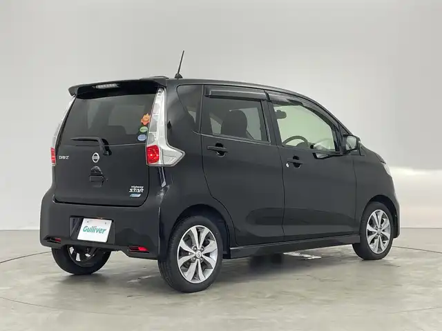 日産 デイズ ハイウェイスターG 埼玉県 2014(平26)年 6.8万km ブラック アラウンドビューモニター　社外ナビ　地デジフルセグＴＶ　Ｂｌｕｅｔｏｏｔｈ　プッシュスタート　スマートキー　オートライト　純正１５インチアルミホイール　ＬＥＤヘッドライト　ステアリングスイッチ