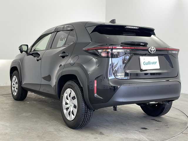 トヨタ ヤリスクロス X 兵庫県 2022(令4)年 0.6万km ブラックマイカ ・純正ディスプレイオーディオ＆Bluetoothオーディオ＆USB接続/・トヨタセーフティセンス/・レーダークルーズコントロール/・レーンキープアシスト/・オートマチックハイビーム/・衝突被害軽減システム/・前後ドライブレコーダー/・ABS/・横滑り防止機能/・ビルトインＥＴＣ　/・バックカメラ　/・前後コーナーセンサー　/・オートライト/・社外フロアマット　/・ドアバイザー/・W＋サイドエアバック/・スマートキー/・スペアキー/・ACエアコン/・LEDヘッドライト/・プッシュスタート