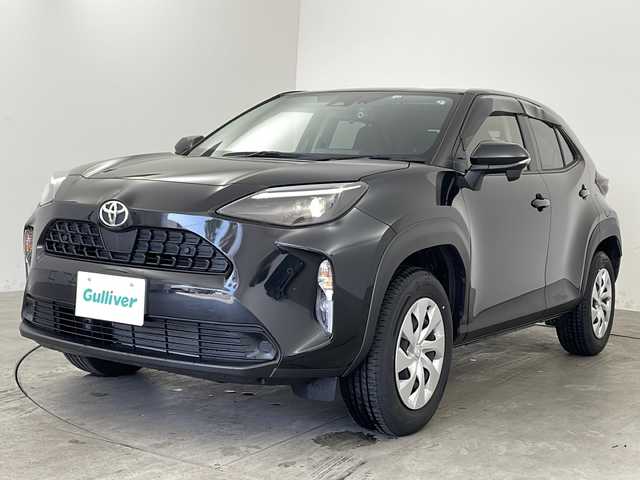 トヨタ ヤリスクロス X 兵庫県 2022(令4)年 0.6万km ブラックマイカ ・純正ディスプレイオーディオ＆Bluetoothオーディオ＆USB接続/・トヨタセーフティセンス/・レーダークルーズコントロール/・レーンキープアシスト/・オートマチックハイビーム/・衝突被害軽減システム/・前後ドライブレコーダー/・ABS/・横滑り防止機能/・ビルトインＥＴＣ　/・バックカメラ　/・前後コーナーセンサー　/・オートライト/・社外フロアマット　/・ドアバイザー/・W＋サイドエアバック/・スマートキー/・スペアキー/・ACエアコン/・LEDヘッドライト/・プッシュスタート