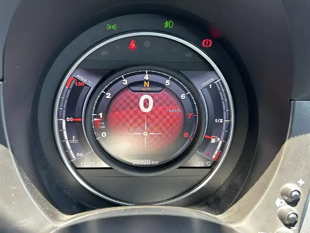 アバルト ５９５Ｃ ツーリズモ 東京都 2018(平30)年 3.9万km Gligio Campovolo 社外ポータブルナビ〔CN-G540D〕/　・ワンセグTV/本革シート/17インチAW/パドルシフト/革巻きハンドル/ステアリングスイッチ/自動防眩ミラー/ブーストメーター/ETC/フォグランプ/保証書/取扱説明書
