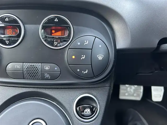 アバルト ５９５Ｃ ツーリズモ 東京都 2018(平30)年 3.9万km Gligio Campovolo 社外ポータブルナビ〔CN-G540D〕/　・ワンセグTV/本革シート/17インチAW/パドルシフト/革巻きハンドル/ステアリングスイッチ/自動防眩ミラー/ブーストメーター/ETC/フォグランプ/保証書/取扱説明書