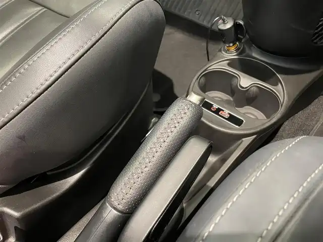 アバルト ５９５Ｃ ツーリズモ 熊本県 2018(平30)年 3.9万km Gligio Campovolo ・キーレス/・電動キャンバストップ/・黒革シート/・純正ディスプレイオーディオ/　【Bluetooth・USB・AUX】/・社外ポータブルナビ/・ワンセグTV/・ETC/・HID/・フォグランプ/・保証書/取説