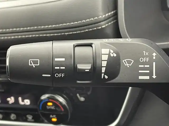 日産 エクストレイル G e－4ORCE 富山県 2023(令5)年 1.2万km ブリリアントホワイトパール/スーパーブラック 2トーン サンルーフ/BOSEサウンド/純正12.3型ナビ（AM/FM/BT/USB/フルセグ）/全方位カメラ/ドライブレコーダー/ETC/デジタルインナーミラー/オートホールド付電子パーキング/ブラインドスポットモニター/ヘッドアップディスプレイ/レザーシート/D/N席パワーシート/D席メモリシート/シートヒーター/衝突被害軽減システム/レーダークルーズコントロール/レーンキープアシスト/コーナーセンサー/横滑り防止装置/アイドリングストップ/パワーバックドア/オートLEDライト/オートマチックハイビーム/純正アルミホイール/純正フロアマット/置くだけ充電/革巻きステアリング/ステアリングスイッチ/スマートキー/スペアキー