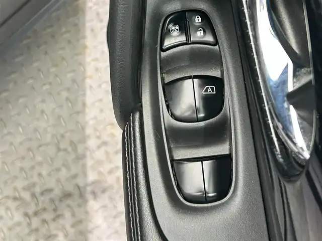 日産 エクストレイル 20X 鹿児島県 2018(平30)年 3.3万km ダイヤモンドブラック 純正ナビ/フルセグＴＶ/プッシュスタート/アイドリングストップ/衝突軽減ブレーキ/ＬＥＤヘッドライト/オートライト/リアコーナーセンサー/電動リアゲート