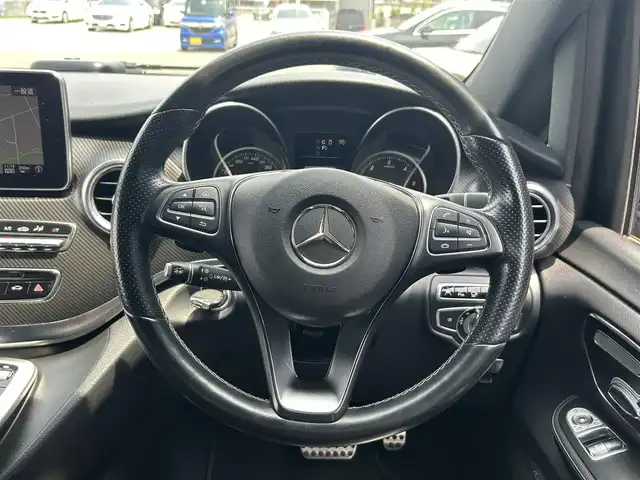 メルセデス・ベンツ Ｖ２２０ d スポーツ ロング 埼玉県 2016(平28)年 4.9万km オブシディアンブラック 黒革シート　/純正ナビ　/三列シート　/全周囲カメラ　/Ｂｕｒｍｅｓｔａｒ　/純正アルミホイール　/ＥＴＣ　/電動リアゲート　/ヒートヒーター　/パワーシート　/ＬＥＤヘッドライト　/フルセグテレビ　/ＢＴ接続