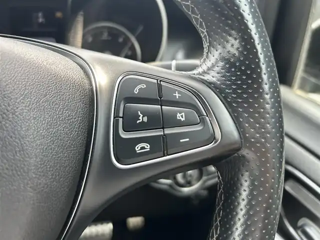 メルセデス・ベンツ Ｖ２２０ d スポーツ ロング 埼玉県 2016(平28)年 4.9万km オブシディアンブラック 黒革シート　/純正ナビ　/三列シート　/全周囲カメラ　/Ｂｕｒｍｅｓｔａｒ　/純正アルミホイール　/ＥＴＣ　/電動リアゲート　/ヒートヒーター　/パワーシート　/ＬＥＤヘッドライト　/フルセグテレビ　/ＢＴ接続