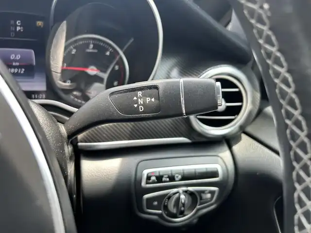 メルセデス・ベンツ Ｖ２２０ d スポーツ ロング 埼玉県 2016(平28)年 4.9万km オブシディアンブラック 黒革シート　/純正ナビ　/三列シート　/全周囲カメラ　/Ｂｕｒｍｅｓｔａｒ　/純正アルミホイール　/ＥＴＣ　/電動リアゲート　/ヒートヒーター　/パワーシート　/ＬＥＤヘッドライト　/フルセグテレビ　/ＢＴ接続