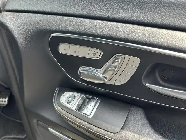メルセデス・ベンツ Ｖ２２０ d スポーツ ロング 埼玉県 2016(平28)年 4.9万km オブシディアンブラック 黒革シート　/純正ナビ　/三列シート　/全周囲カメラ　/Ｂｕｒｍｅｓｔａｒ　/純正アルミホイール　/ＥＴＣ　/電動リアゲート　/ヒートヒーター　/パワーシート　/ＬＥＤヘッドライト　/フルセグテレビ　/ＢＴ接続