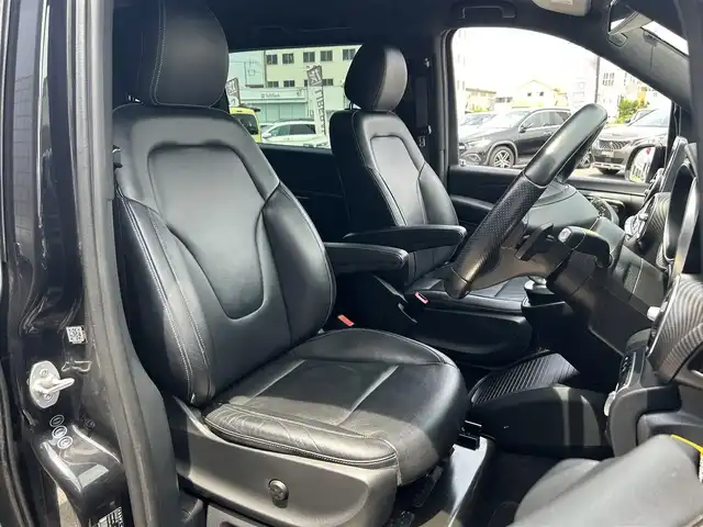 メルセデス・ベンツ Ｖ２２０ d スポーツ ロング 埼玉県 2016(平28)年 4.9万km オブシディアンブラック 黒革シート　/純正ナビ　/三列シート　/全周囲カメラ　/Ｂｕｒｍｅｓｔａｒ　/純正アルミホイール　/ＥＴＣ　/電動リアゲート　/ヒートヒーター　/パワーシート　/ＬＥＤヘッドライト　/フルセグテレビ　/ＢＴ接続