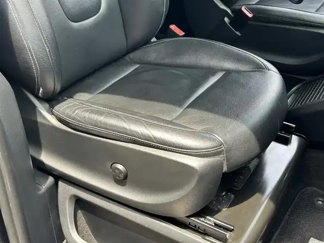 メルセデス・ベンツ Ｖ２２０ d スポーツ ロング 埼玉県 2016(平28)年 4.9万km オブシディアンブラック 黒革シート　/純正ナビ　/三列シート　/全周囲カメラ　/Ｂｕｒｍｅｓｔａｒ　/純正アルミホイール　/ＥＴＣ　/電動リアゲート　/ヒートヒーター　/パワーシート　/ＬＥＤヘッドライト　/フルセグテレビ　/ＢＴ接続