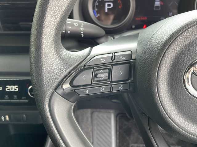 トヨタ ヤリス G 高知県 2021(令3)年 4万km シルバーM ディスプレイオーディオ＋ナビ/・フルセグTV/・Bluetooth/・アップルカープレイ/純正ドラレコ/バックモニター/ETC/プリクラッシュセーフティ/オートマチックハイビーム/プッシュスタート/車線逸脱防止/横滑り防止/スマートキー