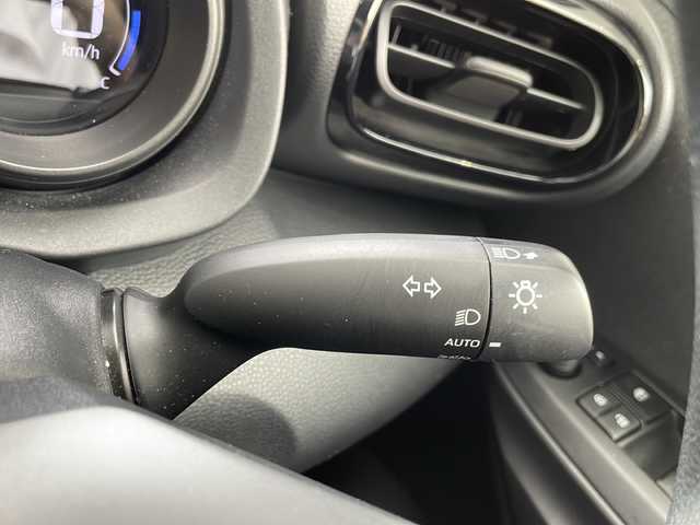 トヨタ ヤリス G 高知県 2021(令3)年 4万km シルバーM ディスプレイオーディオ＋ナビ/・フルセグTV/・Bluetooth/・アップルカープレイ/純正ドラレコ/バックモニター/ETC/プリクラッシュセーフティ/オートマチックハイビーム/プッシュスタート/車線逸脱防止/横滑り防止/スマートキー