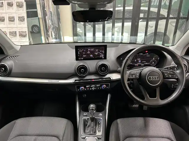 アウディ Ｑ２ 30TFSIスポーツ 東京都 2020(令2)年 4.1万km ミトスブラックメタリック ワンオーナー/純正ナビ/(CD/DVD/USB/Bluetooth/ワンセグ/AUX)/バックカメラ/前席シートヒーター/プリクラッシュセーフティ/アダプティブクルーズコントロール/コーナーセンサー/LKA/スマートキー/プッシュスタート/オートライト/LEDライト/前後フォグランプ/ETC2.0/純正フロアマット/ISOFIX/革巻きステアリング/ステアリングスイッチ/電動パーキング/パワーバックドア/リア5面フィルム/アイドリングストップ/トノカバー/電動格納ウィンカーミラー/純正17インチアルミホイール/W+サイドSRS＆ABS/横滑り防止装置