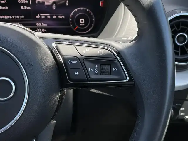アウディ Ｑ２ 30TFSIスポーツ 長野県 2020(令2)年 4.1万km ミトスブラックメタリック コンフォートＰＫＧ　/ナビゲーションＰＫＧ　/オートマチックテールゲート　/パークエイド　/フルセグＴＶ　/シートヒーター　/ＬＥＤヘッドライト　　/バックカメラ　/ドライブセレクト