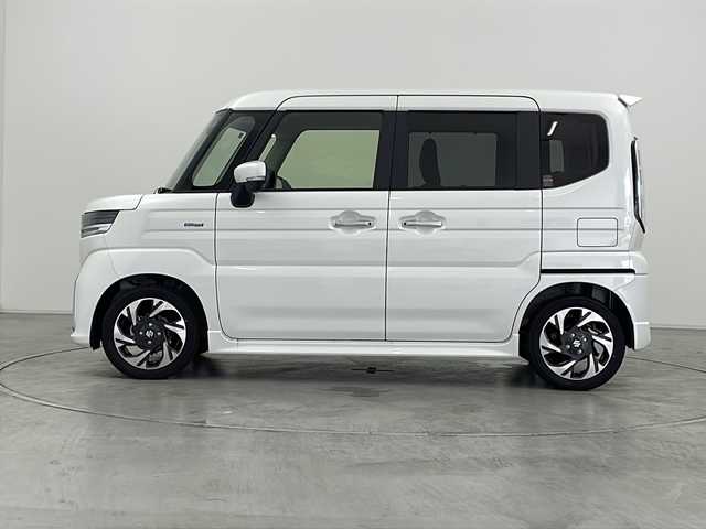 スズキ スペーシア カスタム HYBRID XS 群馬県 2024(令6)年 0.5万km ピュアホワイトP 純正９型ナビ　全周囲カメラ　両側電動スライドドア　ＨＵＤ　シートヒーター　ハンドルヒーター　アダプティブクルーズコントロール　衝突被害軽減ブレーキ　リアサーキュレーター　ＬＥＤ　スマートキー　禁煙車