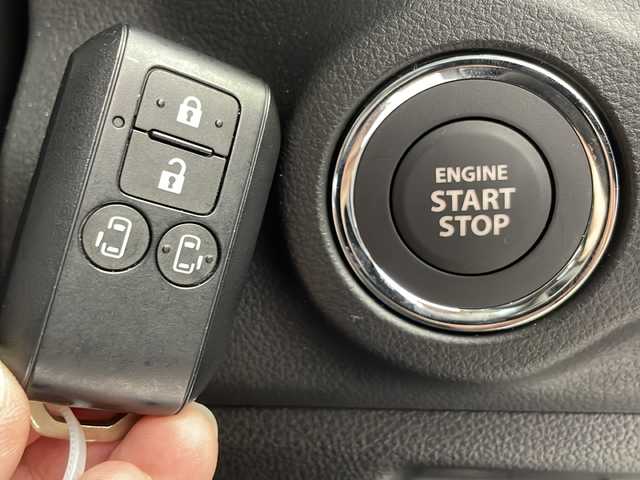 スズキ スペーシア カスタム HYBRID XS 群馬県 2024(令6)年 0.5万km ピュアホワイトP 純正９型ナビ　全周囲カメラ　両側電動スライドドア　ＨＵＤ　シートヒーター　ハンドルヒーター　アダプティブクルーズコントロール　衝突被害軽減ブレーキ　リアサーキュレーター　ＬＥＤ　スマートキー　禁煙車