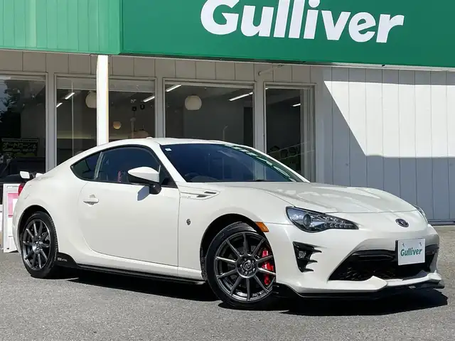 トヨタ ８６ GT LTD ハイパーパフォーマ 千葉県 2017(平29)年 8.5万km クリスタルホワイトパール 6MT/TOM’Sフロント/サイドスポイラー/HKS二本出しマフラー/MAX ORIDO 感度MAXスロットルコントローラー/ZERO SPORTSクールインシュレーター/TRDボンネットダンパー/BLITZタワーバー/ブレンボブレーキキャリパー/社外SDナビ【MDV-Z904W】/・CD/DVD/MSV/Bluetooth/フルセグ/バックカメラ/専用ハーフレザーシート/前席シートヒーター/クルーズコントロール/スマートキー/純正17インチアルミホイール/社外ドライブレコーダー【DRV-N520】/純正LEDヘッドライト/フォグランプ/本革巻きステアリング/サイド＆カーテンエアバッグ/新車時保証書＆取扱説明書