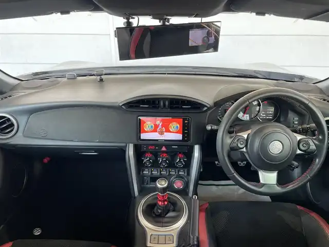 トヨタ ８６ GT LTD ハイパーパフォーマ 千葉県 2017(平29)年 8.5万km クリスタルホワイトパール 6MT/TOM’Sフロント/サイドスポイラー/HKS二本出しマフラー/MAX ORIDO 感度MAXスロットルコントローラー/ZERO SPORTSクールインシュレーター/TRDボンネットダンパー/BLITZタワーバー/ブレンボブレーキキャリパー/社外SDナビ【MDV-Z904W】/・CD/DVD/MSV/Bluetooth/フルセグ/バックカメラ/専用ハーフレザーシート/前席シートヒーター/クルーズコントロール/スマートキー/純正17インチアルミホイール/社外ドライブレコーダー【DRV-N520】/純正LEDヘッドライト/フォグランプ/本革巻きステアリング/サイド＆カーテンエアバッグ/新車時保証書＆取扱説明書
