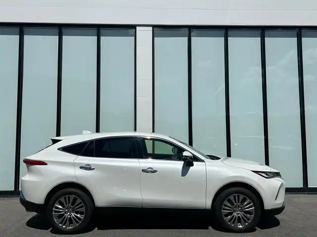 トヨタ ハリアー Z 大阪府 2020(令2)年 1.8万km ホワイトパールクリスタルシャイン ＪＢＬサウンド　/純正１２．３インチナビ　/   フルセグTV/Bluetooth/USB/全方位モニター/トヨタセーフティセンス　/ブラインドスポットモニター/クリアランスソナー/デジタルインナーミラー　/ヘッドアップディスプレイ　/電動リアゲート　/運転席パワーシート/前後ドライブレコーダー/純正19インチアルミホイール/オートマチックハイビーム/ビルトインETC2.0　　/ＬＥＤ