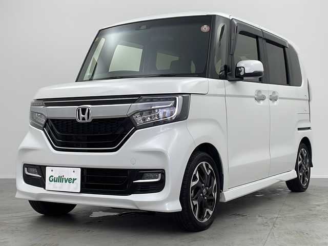 ホンダ Ｎ ＢＯＸ カスタム G L ターボ ホンダセンシング 大阪府 2020(令2)年 2.2万km プラチナホワイトパール Gtahersインターナビ/・フルセグTV/・Bluetooth/・FM/AM/・USB接続/・SDサーバー/ホンダセンシング/・衝突軽減ブレーキ/・誤発進抑制機能/・歩行者事故低減ステアリング/・路外逸脱抑制機能/・アダプティブクルーズコントロール/・車線維持支援システム/・標識認識機能/・オートハイビーム/両側パワースライドドア/ハーフレザーシート/バックカメラ/純正アルミホイール/ETC/保証書/取扱説明書/点検記録簿
