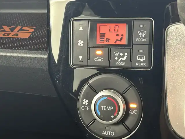 トヨタ ピクシスメガ G SA 熊本県 2015(平27)年 1.5万km ブラックマイカメタリック ワンオーナー　/禁煙車　/純正ナビ（ＣＤ・ＤＶＤ・フルセグ・ＢＴ）/社外前方ドライブレコーダー　/ＥＴＣ　/両側パワースライドドア　/衝突軽減ブレーキ　/横滑り防止　/電動格納ミラー/アイドリングストップ/純正フロアマット/純正１５インチAW/オートライト/LEDヘッドライト/フォグライト/スマートキー/プッシュスタート/保証書　/取扱説明書