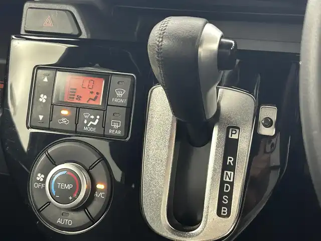 トヨタ ピクシスメガ G SA 熊本県 2015(平27)年 1.5万km ブラックマイカメタリック ワンオーナー　/禁煙車　/純正ナビ（ＣＤ・ＤＶＤ・フルセグ・ＢＴ）/社外前方ドライブレコーダー　/ＥＴＣ　/両側パワースライドドア　/衝突軽減ブレーキ　/横滑り防止　/電動格納ミラー/アイドリングストップ/純正フロアマット/純正１５インチAW/オートライト/LEDヘッドライト/フォグライト/スマートキー/プッシュスタート/保証書　/取扱説明書