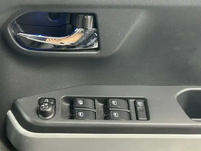 トヨタ ピクシスメガ G SA 熊本県 2015(平27)年 1.5万km ブラックマイカメタリック ワンオーナー　/禁煙車　/純正ナビ（ＣＤ・ＤＶＤ・フルセグ・ＢＴ）/社外前方ドライブレコーダー　/ＥＴＣ　/両側パワースライドドア　/衝突軽減ブレーキ　/横滑り防止　/電動格納ミラー/アイドリングストップ/純正フロアマット/純正１５インチAW/オートライト/LEDヘッドライト/フォグライト/スマートキー/プッシュスタート/保証書　/取扱説明書