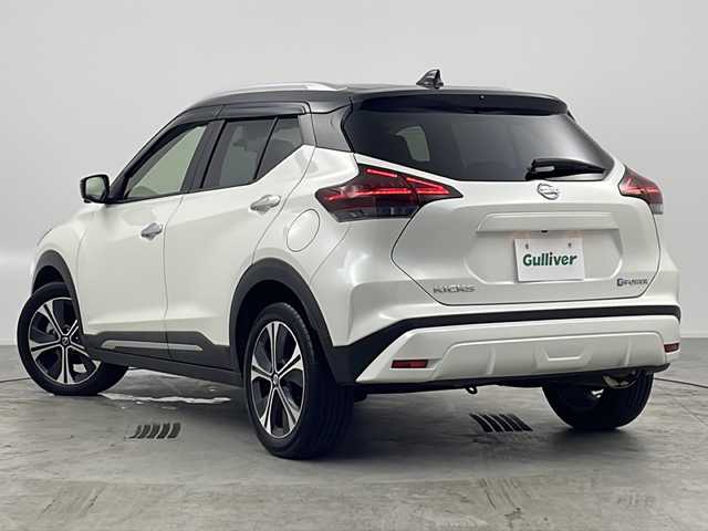 日産 キックス X 愛知県 2021(令3)年 5.1万km ブリリアントホワイトパール/ピュアブラック 2トーン /純正９インチナビMM323D-L//CD DVD BT フルセグTV USB SD FM AM　//アラウンドビューモニター　//プロパイロット　//アダプティブクルーズコントロール　//デジタルインナーミラー //ETC//インテリジェントエマージェンシーブレーキ　//歩行者検知　//電動パーキングブレーキ　//前後コーナーセンサー//純正フォグランプ//ヘッドライトレベライザー//純正フロアマット