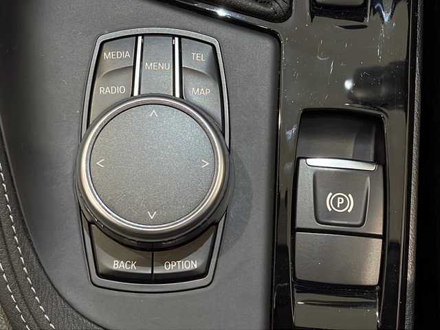 ＢＭＷ Ｘ１ xDrive 18d xライン 新潟県 2017(平29)年 3.8万km グレイシャーシルバー ライトパッケージ/・照明付きバニティミラー/・アンビエントライト/パークディスタンスコントロール/パーキングアシスト/コーナーセンサー/スライディングリアシート/オートマチックエアーコンディショナー/オートマチックテールゲートオペレーション/HDDナビゲーションシステム/・Bluetooth/・AM/FM/・AUX/クルーズコントロール/オートライト/前後ドライブレコーダー/LEDヘッドライト/ハーフレザーシート/保証書/取扱説明書/スペアキー