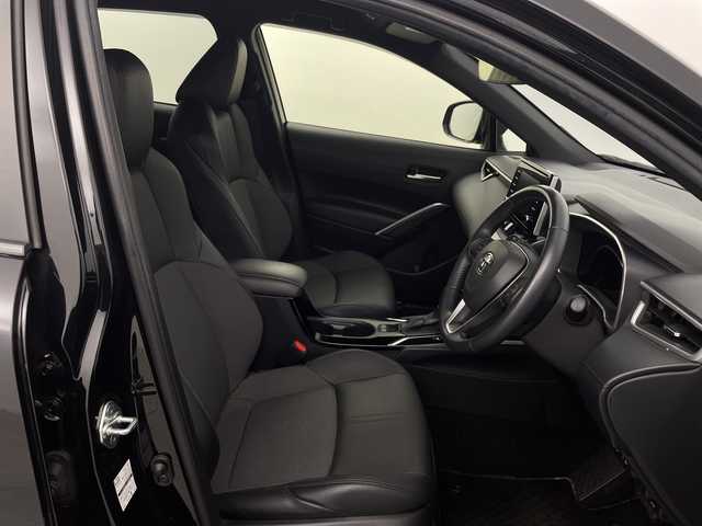 トヨタ カローラ クロス ハイブリッド Z 新潟県 2023(令5)年 1.5万km アティチュードブラックマイカ ワンオーナー/スマートキー/スペアキー1本/トヨタセーフティセンス/ディスプレイオーディオ/BT/USB/フルセグ/全方位カメラ/パワーシート　D席/パワーバックドア/シートヒーター　D席/N席/コーナーセンサー/LEDライト/バイザー/スタッドレスタイヤ4本セット