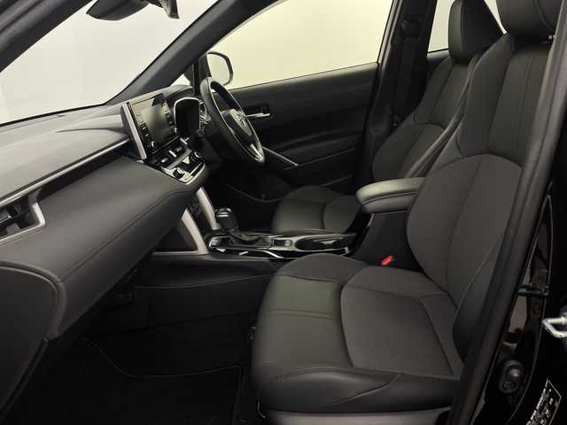 トヨタ カローラ クロス ハイブリッド Z 新潟県 2023(令5)年 1.5万km アティチュードブラックマイカ ワンオーナー/スマートキー/スペアキー1本/トヨタセーフティセンス/ディスプレイオーディオ/BT/USB/フルセグ/全方位カメラ/パワーシート　D席/パワーバックドア/シートヒーター　D席/N席/コーナーセンサー/LEDライト/バイザー/スタッドレスタイヤ4本セット